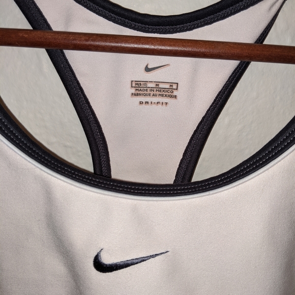 💗 SOLD 💗Nike sports bra embroidered logo - Picture 2 of 3
